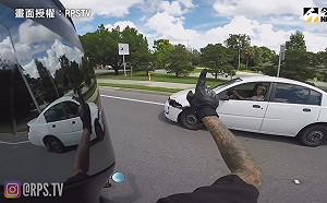 (影) 目睹路人肇事逃逸！正義騎士狂飆勇追　「這行為」網狂讚