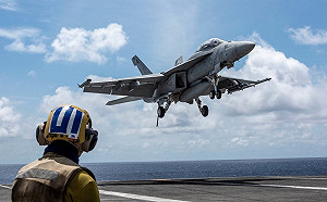 美雷根號航母浩浩蕩蕩南海航行：保障外交談判安全