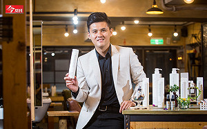 接手父親負債事業、一個月遭拒6次...他苦蹲第一線 ，將洗髮品「洗」出破億營收