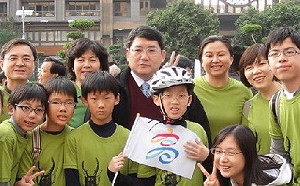 洩密政府採購招標文件 陳菊市府前環保局長李穆生判撤職、停任1年