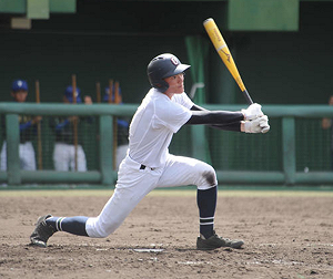 台灣囝仔出頭天！ 崔哲瑋猛打賞貢獻2打點甲子園敗退