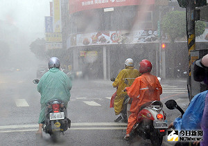 利奇馬颱風陸警解除！豪雨熱區往南移　中南部要慎防豪雨
