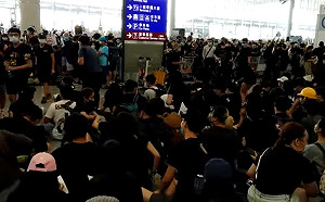 反送中》因應「和你飛3.0」 港鐵2站不停、機場關閉停車場