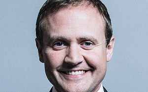 保護港人！英議員：該給他們完整的英國國籍