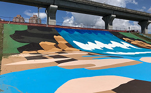 從彩色草地一滑而下！新北大都會公園瀑布滑草場8/18啟用