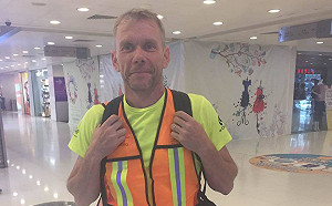 (影)被抹紅成「反對抗爭的外國人」 英記者爆粗口回應