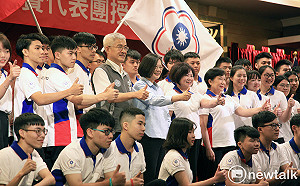 技職國手參與國際競賽　蔡英文授旗期許為國爭光