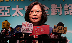 2020大選無聊又骯髒 蔡英文「哼哼」兩聲：這個柯市長講的？