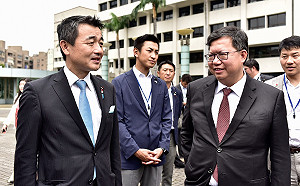 日籍議員訪桃園、高雄境遇大不同　鄭文燦當地陪 韓國瑜大遲到