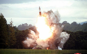 北韓疑再射2枚飛彈 未落入日專屬經濟區