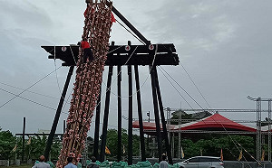 白鹿災情》宜蘭掃到颱風尾 頭城搶孤飯棧遭吹垮