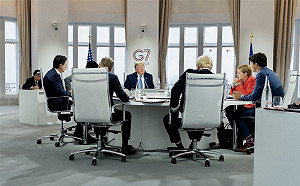 川普G7批南韓不聰明 安倍未發一語微笑以對