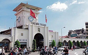 用中文寫不歡迎中國人進入還拳打腳踢 這個國家真勇......