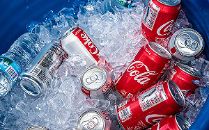 可樂為什麼不用方瓶裝？專家一語闢謠點出「超猛關鍵」