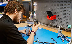 蘋果開放第三方維修   首次提供手機修理商iPhone原廠零件