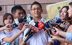 吳怡農：我無論如何都要回家  該服兵役就服兵役