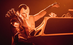 （影）《英雄聯盟》炫技大師現身！巴西總決賽開場超帥氣