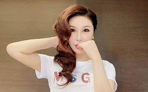 利菁任高雄觀光大使 高調力挺老同窗