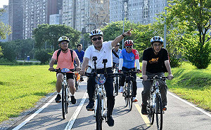 新北推３自行車通勤綠廊 侯友宜體驗41分鐘騎完9公里