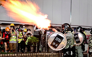反送中》中學生遭實彈「擊中左胸」  總統府籲停止鎮壓落實對港人承諾
