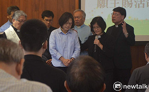 韓稱「蔡拜廟都沒人」  蔡反擊「韓讓高雄市民沒面子」