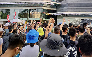 （影）不顧港警反對！反送中示威者上街高喊：五大訴求，缺一不可