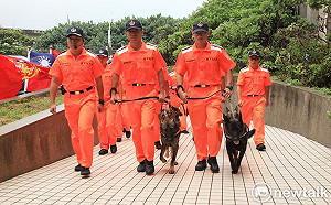 海巡添生力軍  成立偵搜犬區隊把關邊境