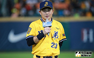 中華職棒／恰恰新莊最終戰　兄弟用贏球為他慶祝！