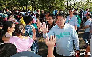 主持防災日全民健走 黃偉哲籲防災教育重要性