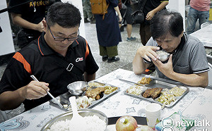 馬祖老兵重返韋昌嶺：臭殕味白米飯氣味 惜別的基隆港邊