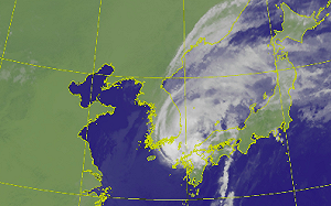 塔巴侵襲南韓南部 至少1死2傷數百航班取消