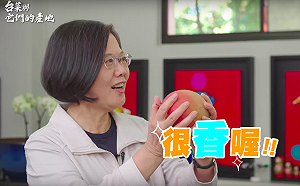 台菜與它們的產地 蔡英文秀廚藝示範芒果鮮蝦酪梨沙拉