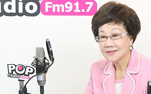 法院像是蔡英文開的？呂秀蓮：論文案、私菸案  蔡已「失能」