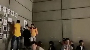 「這裡是台灣」文大爆港生護連儂牆  親共學生涉施暴