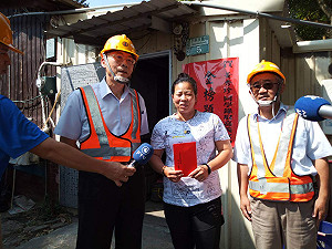 台電送暖鹿草苦讀女 免費更換老舊電線又頒獎學金