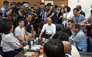 放韓假》韓國瑜請假拚大選 藍議員竟要「小英比照辦理」