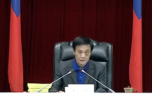 出聲護韓！許崑源：議事廳不是打架的地方 不要那麼大聲