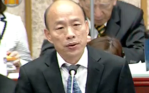 曾肯定他不穿西裝 林濁水後悔了..............