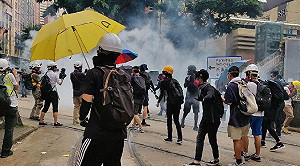 港警試圖製造白色恐怖？ 16歲以下被捕者超過百人