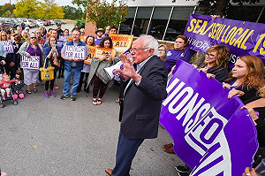美大選初選傳病號  78歲桑德斯跑行程累倒「開心」
