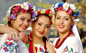 羨慕！娶到烏克蘭老婆　台男炫「金髮美妻」照：真的很爽