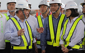 回應博士論文指控 蔡英文：不要再用假訊息以訛傳訛