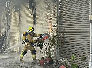 (影)又是倉庫廠房火警 嘉義消防群策群力搶救