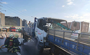 快訊》台65線多車追撞！新莊往五股2線道無法通行