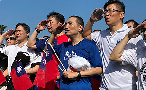 侯友宜登硬漢嶺升國旗 自認與吳敦義講的一樣