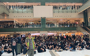 反送中》夜晚不平靜！ 港鐵閉關8站 港警清場驅散民眾逮捕多人