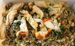 海鮮餐廳開通外送！客卻狂點炒飯　主廚哭笑不得：手很酸