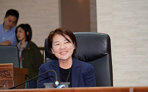 接任北市副市長首日  黃珊珊：當公務員很緊張