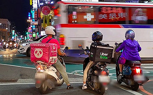 (影)外送員爽賺年薪100萬？過來人測「平均時薪」：心涼了