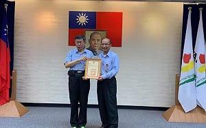 張哲揚轉任民眾黨秘書長　進駐黨辦大驚：柯Ｐ怎開新公司讓他玩？